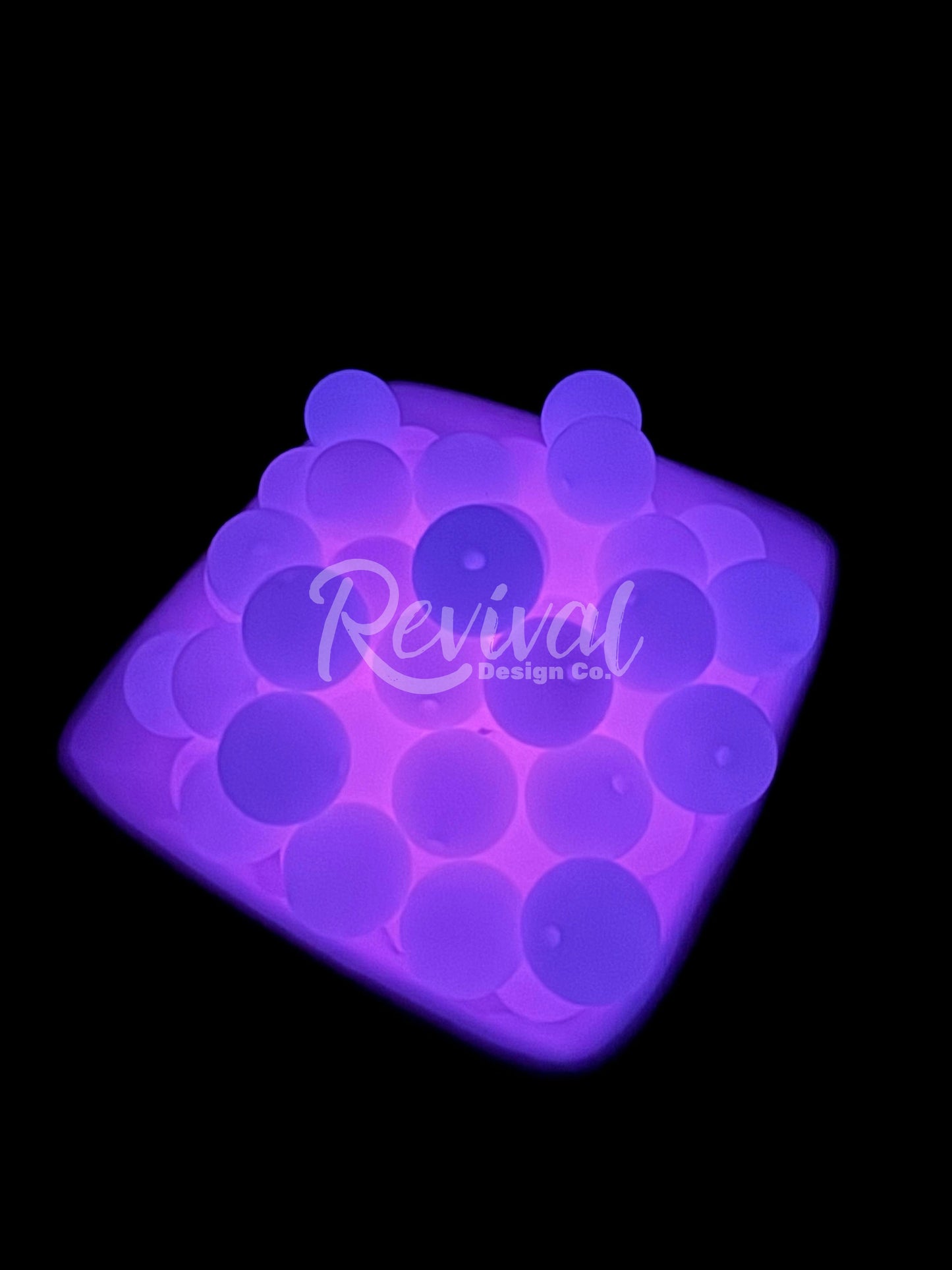 15mm Glow-In-The-Dark Silicone Bead - Pink Glow