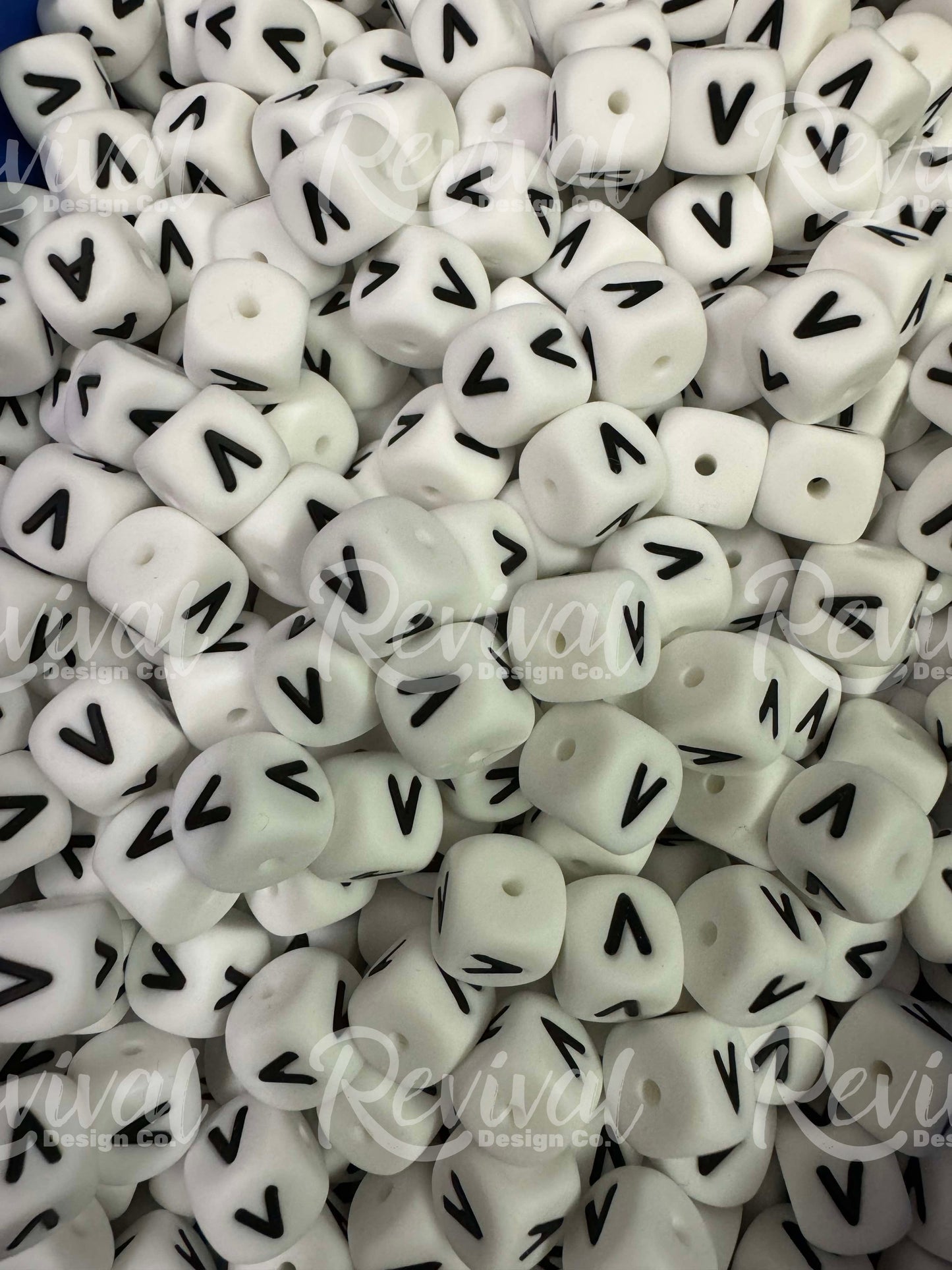 "V" - 12mm Silicone Letter Bead