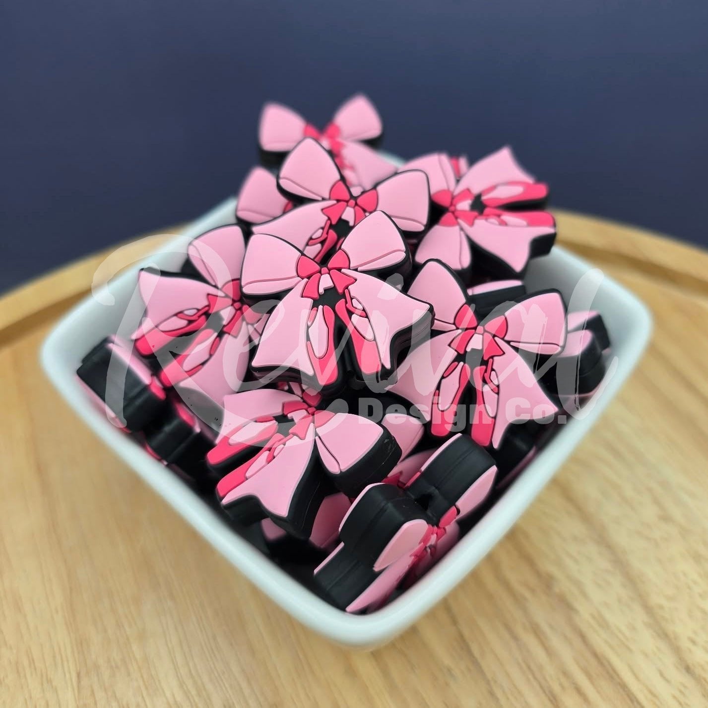 Take A Bow - Silicone Focal Bead