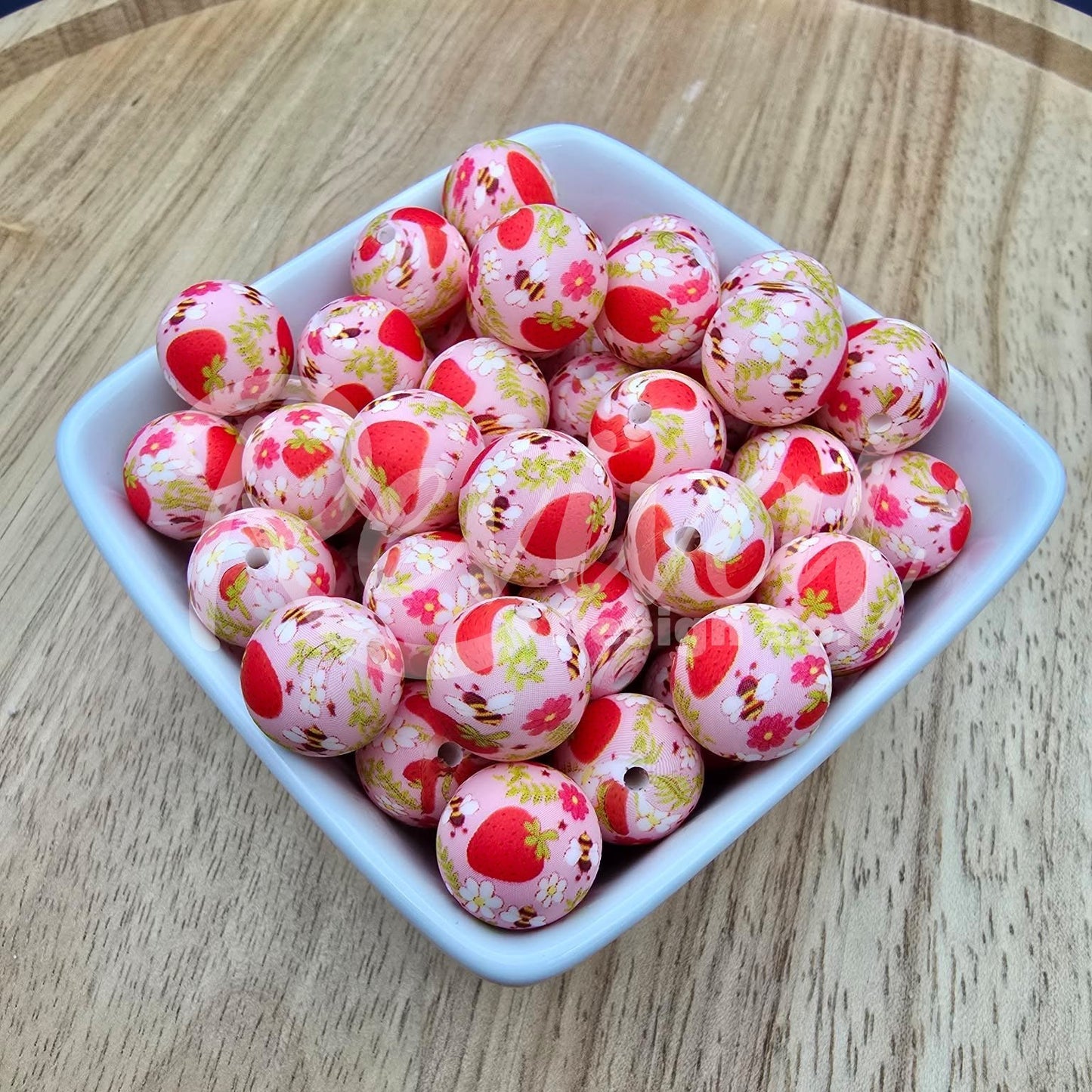 15mm Patterned Silicone Bead - Strawberry Pickin'