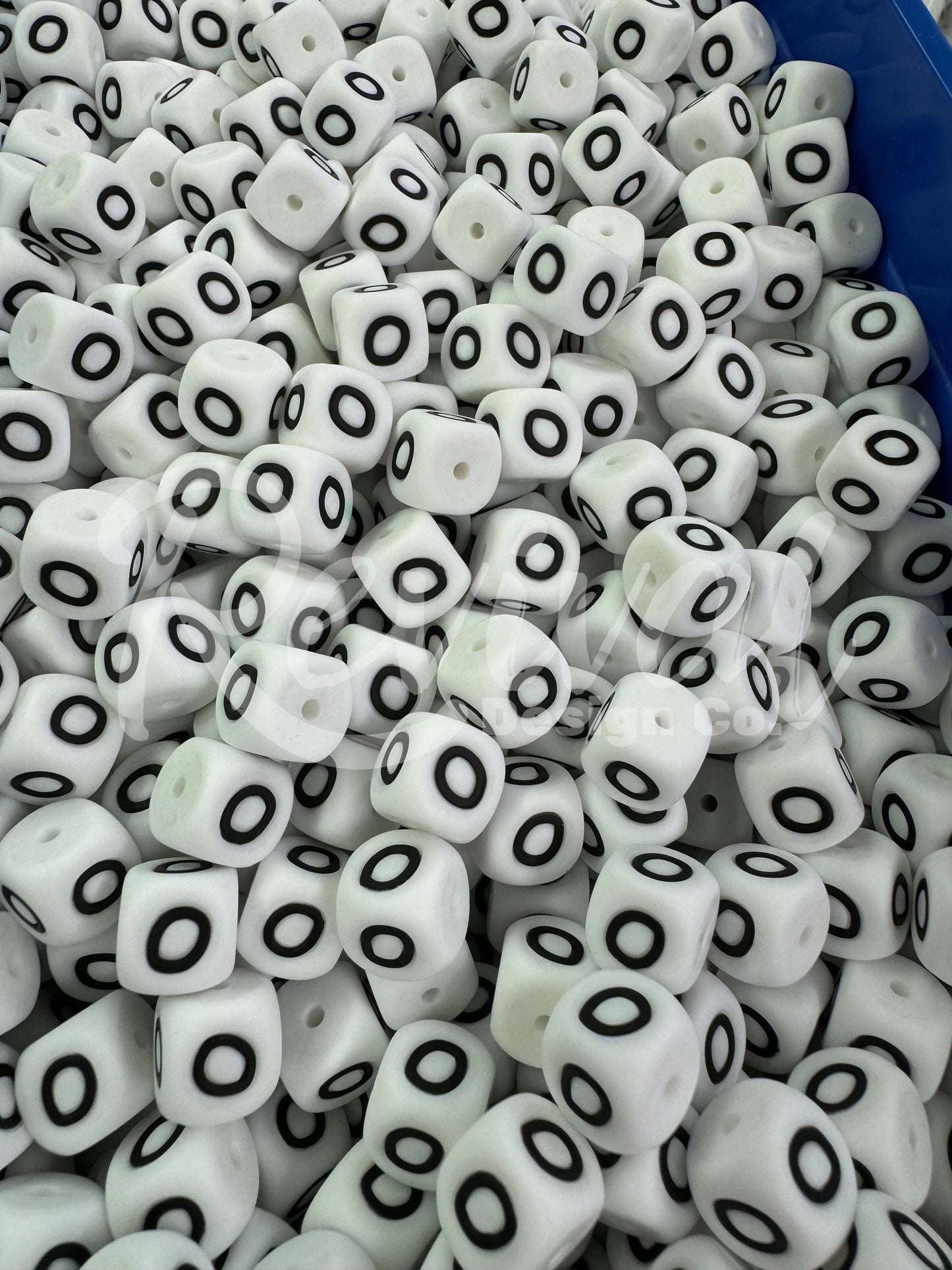 "O" - 12mm Silicone Letter Bead