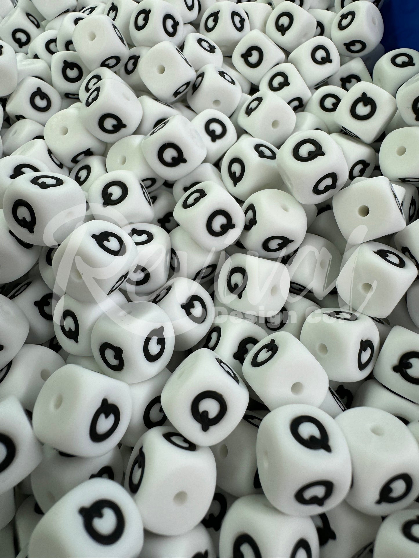 "Q" - 12mm Silicone Letter Bead