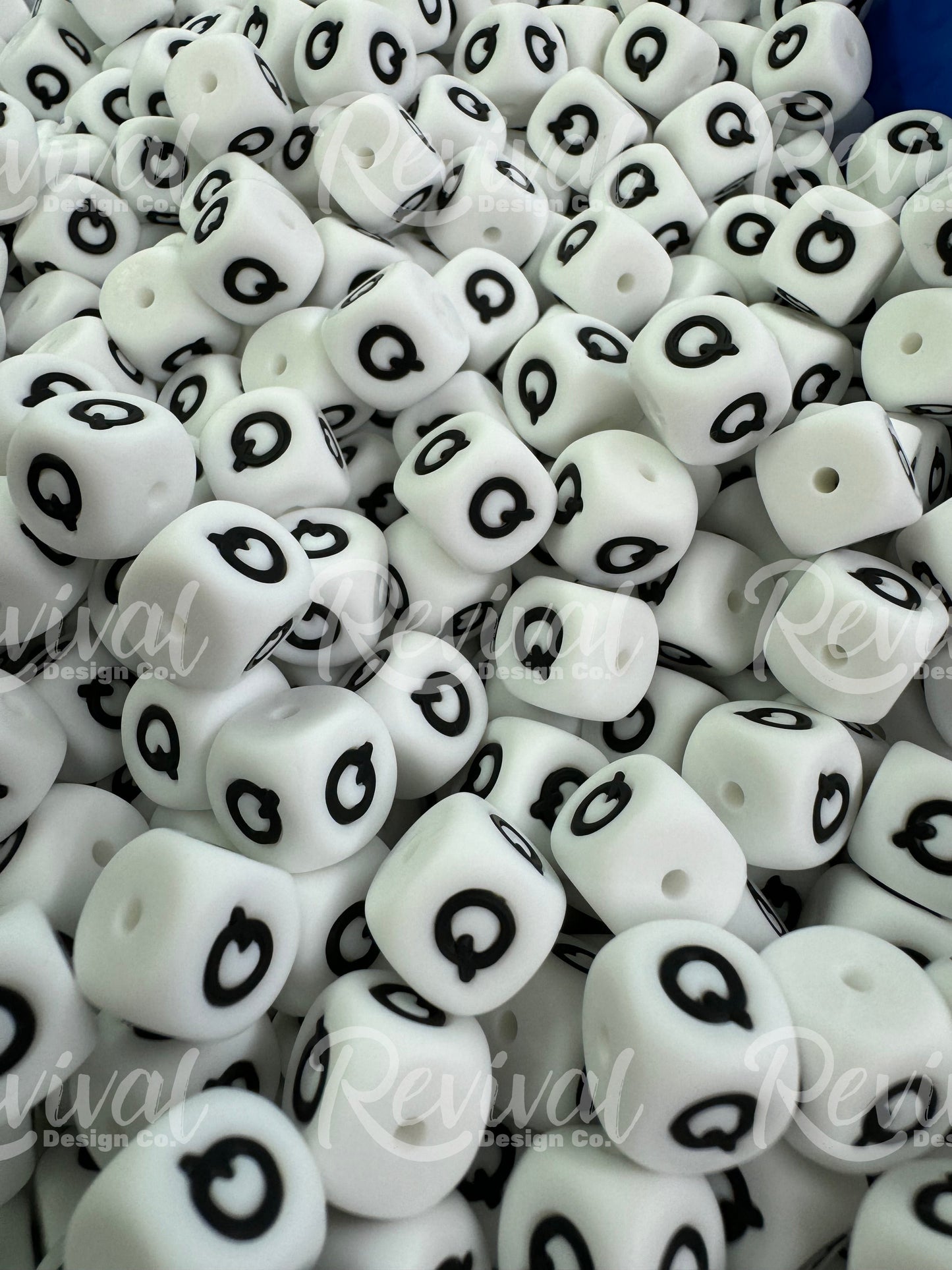 "Q" - 12mm Silicone Letter Bead