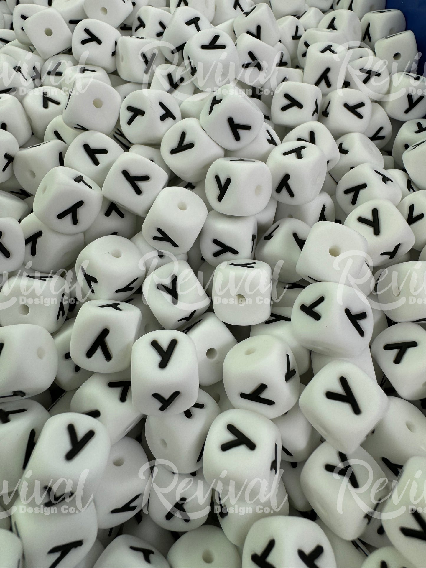 "Y" - 12mm Silicone Letter Bead