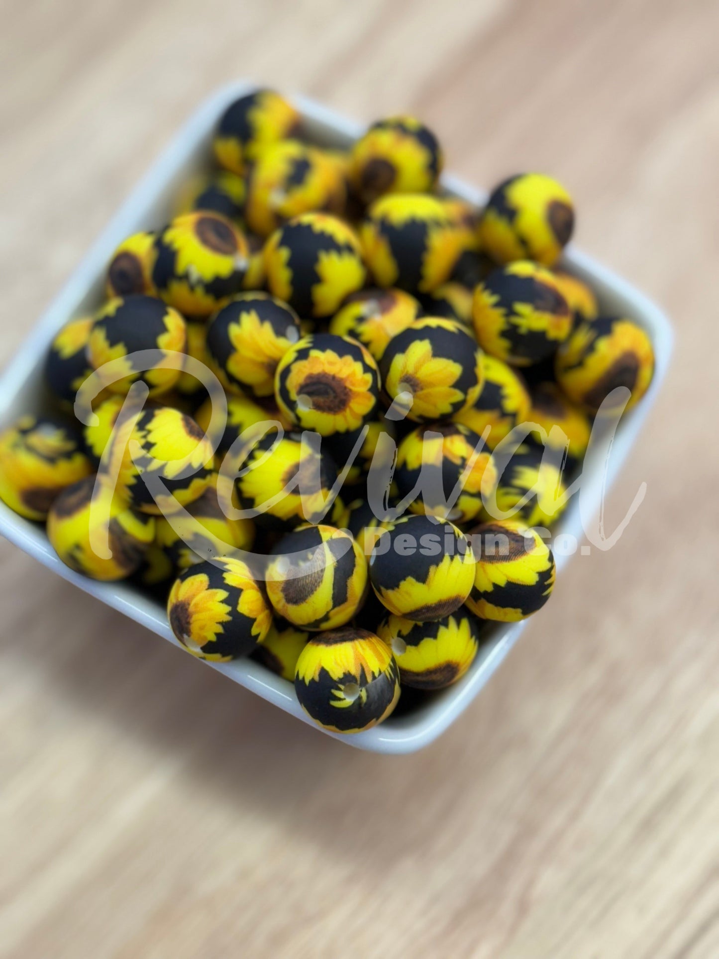 15mm Patterned Silicone Bead - Black Sunflower