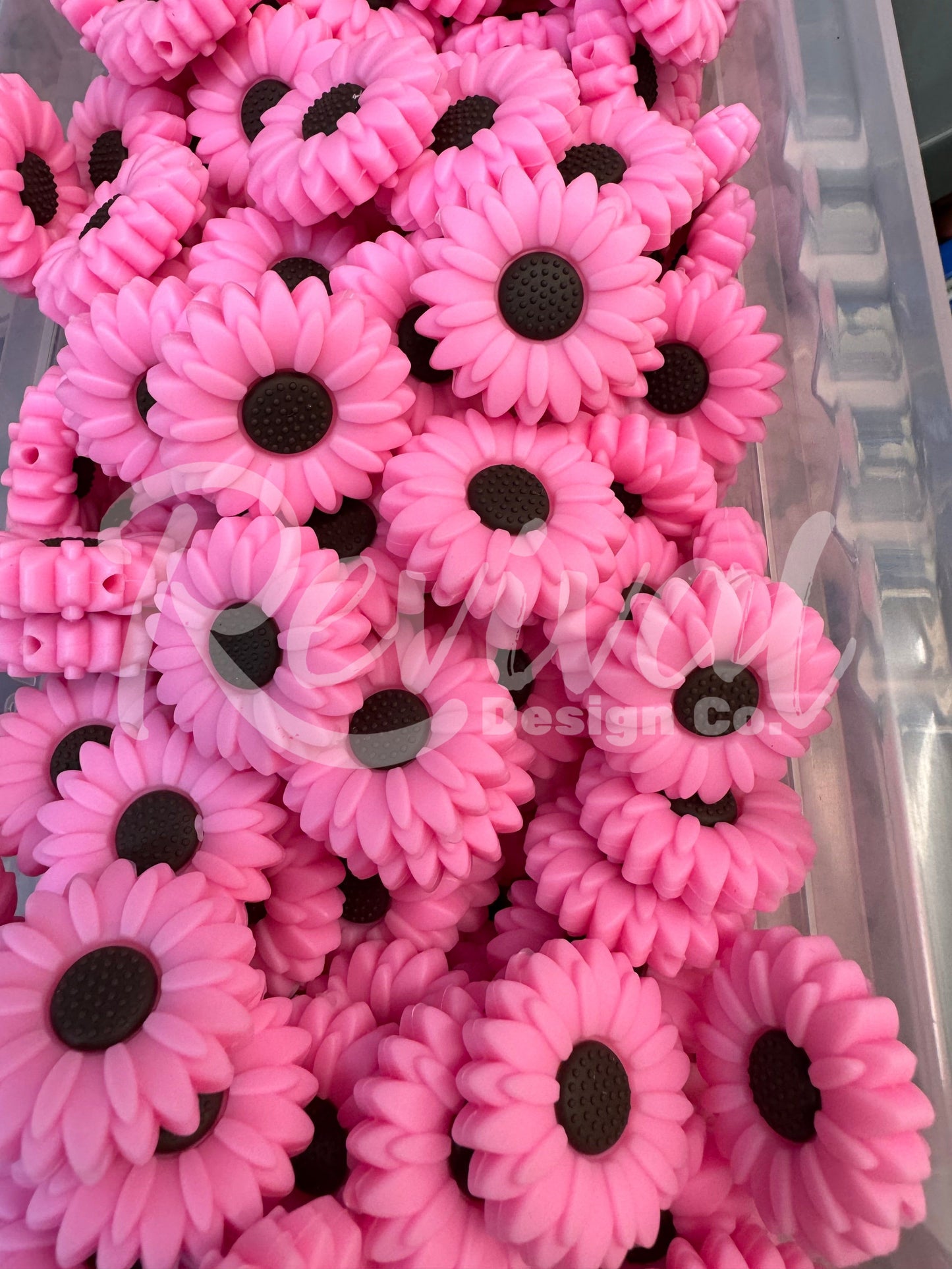 Preppy Pink Daisy - Silicone Focal Bead