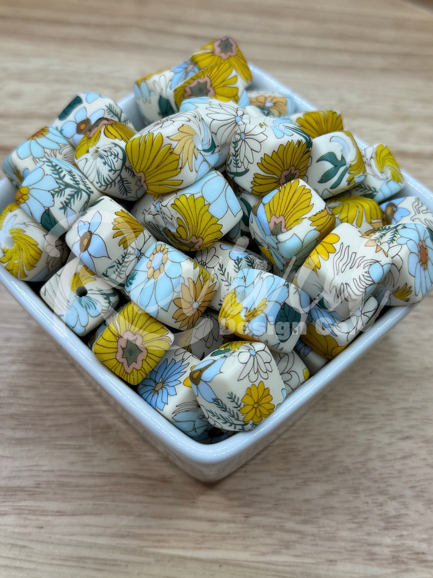 Vintage Meadow - 14mm Silicone Cube Bead