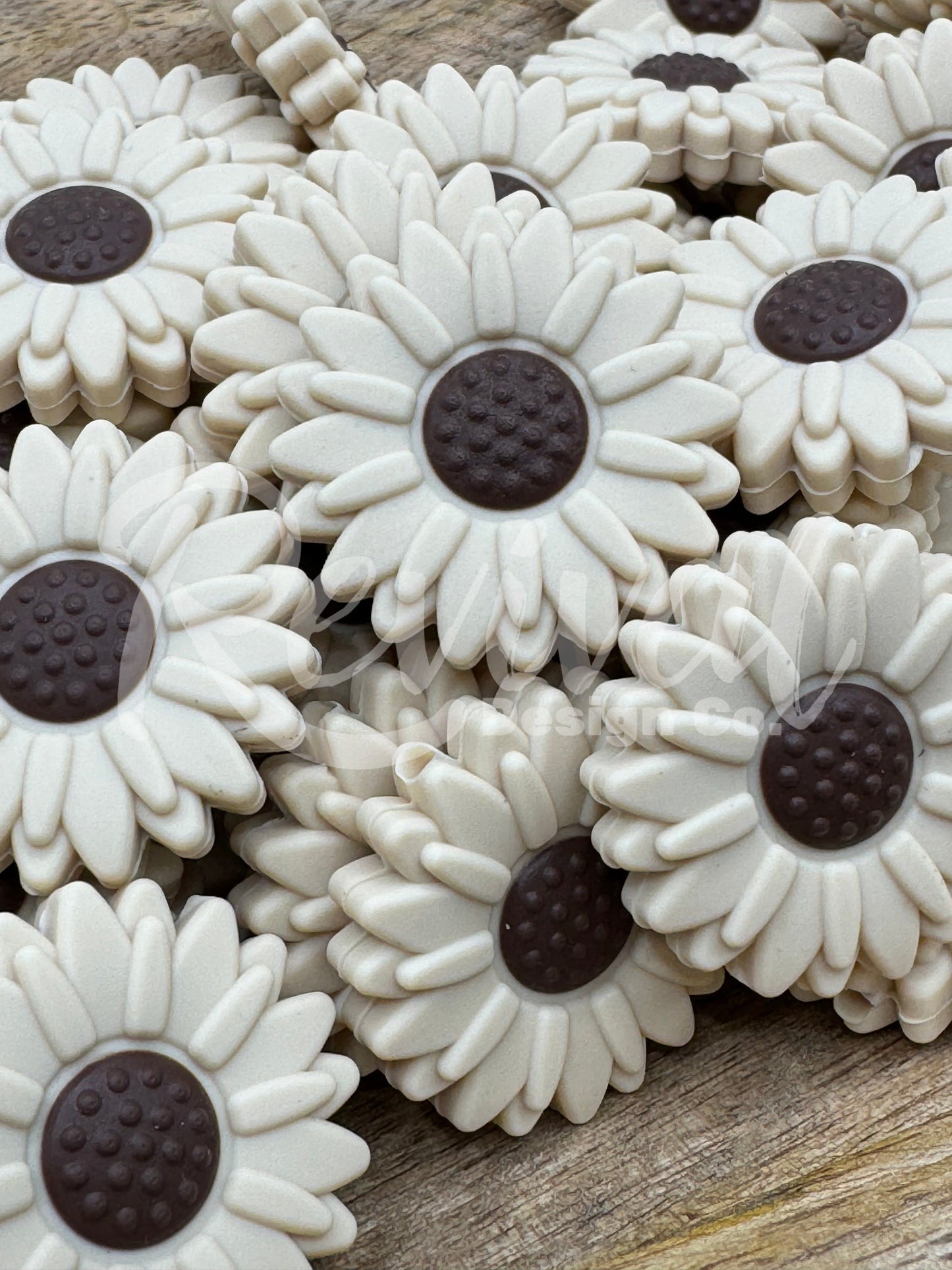 Wheat Daisy - Silicone Focal Bead