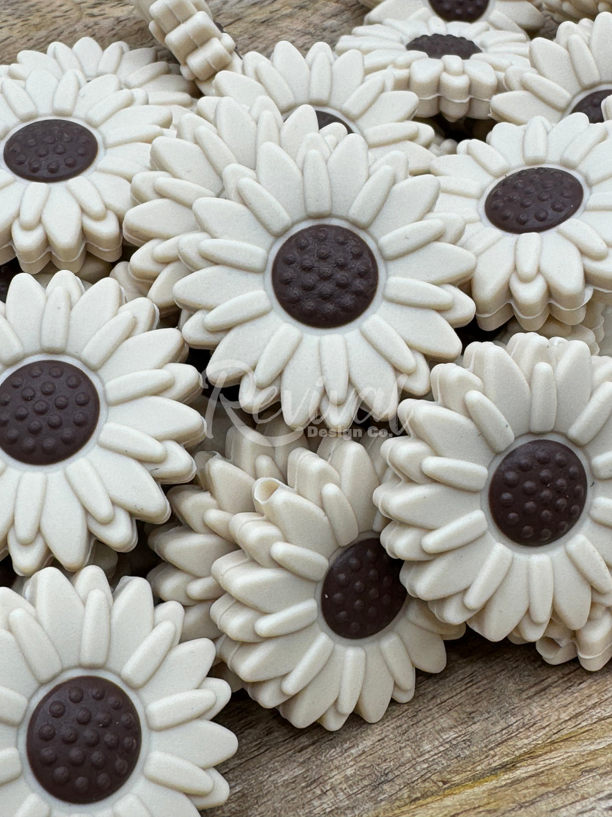 Wheat Daisy - Silicone Focal Bead