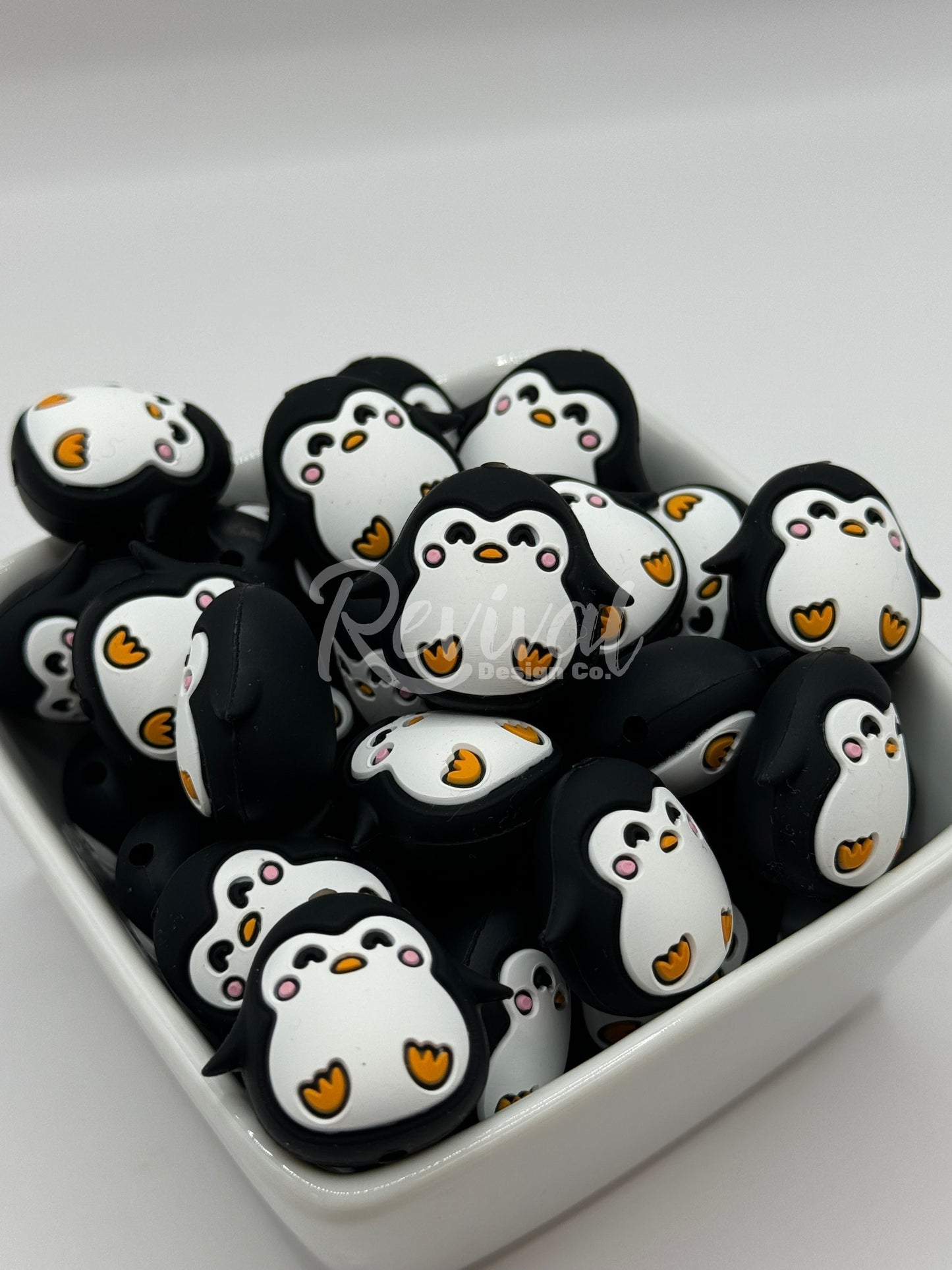 *DISCONTINUING* Pat The Penguin - Silicone Focal Bead