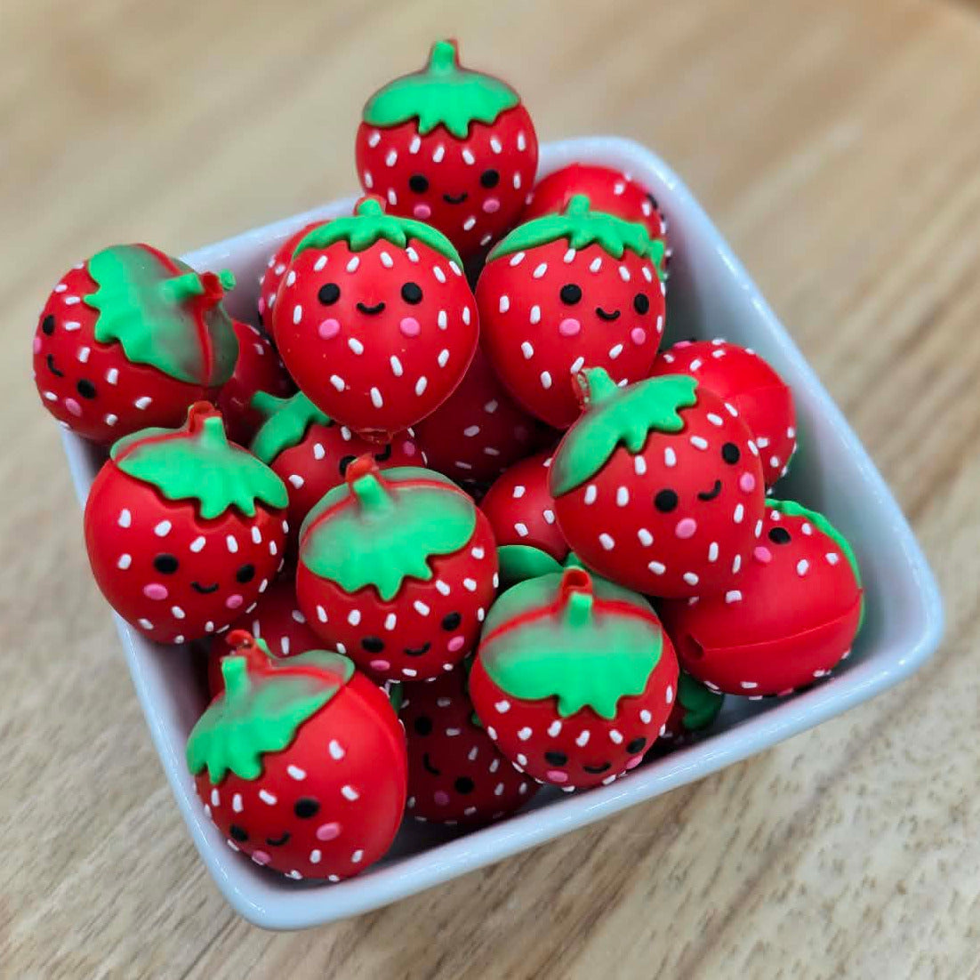 3D Strawberry - Silicone Focal Bead