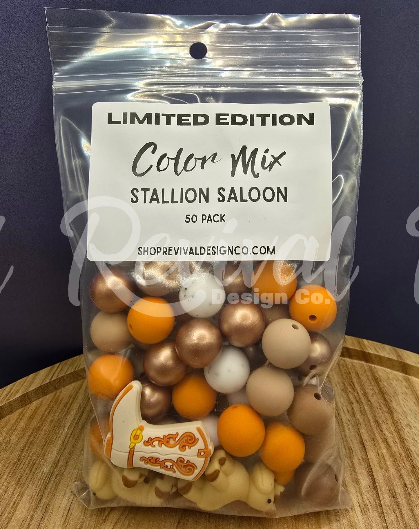 Stallion Saloon Color Mix - Focal & 15mm Silicone Beads - 50 Pack